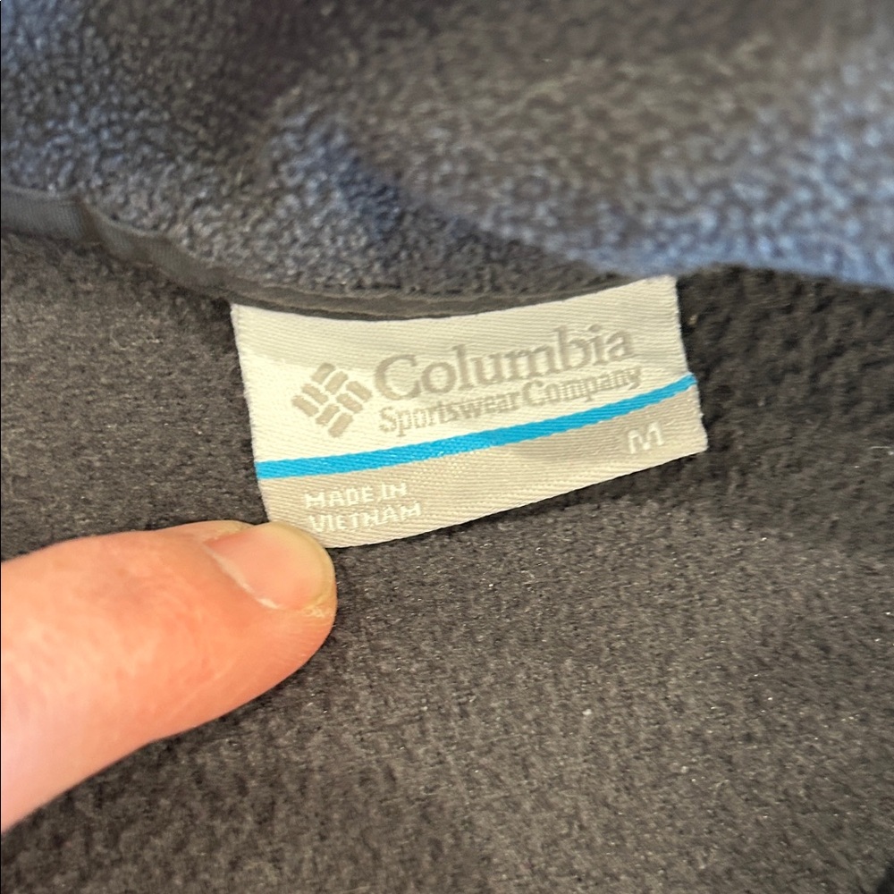 Columbia Women’s Olive and Charcoal Fleece Pullover - Picture 5 of 5